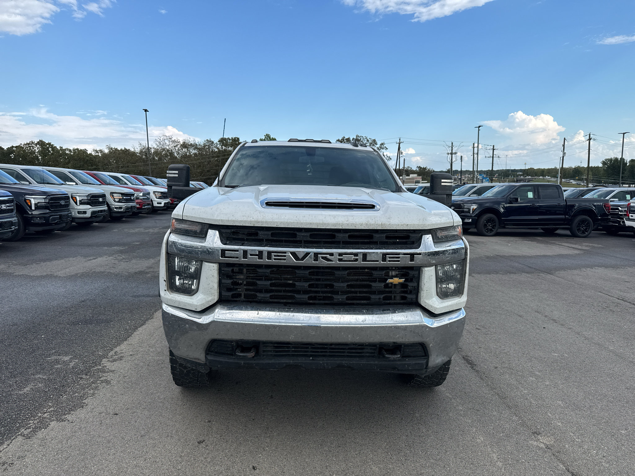 Used 2023 Chevrolet Silverado 3500 LT AWD/4WD image 2
