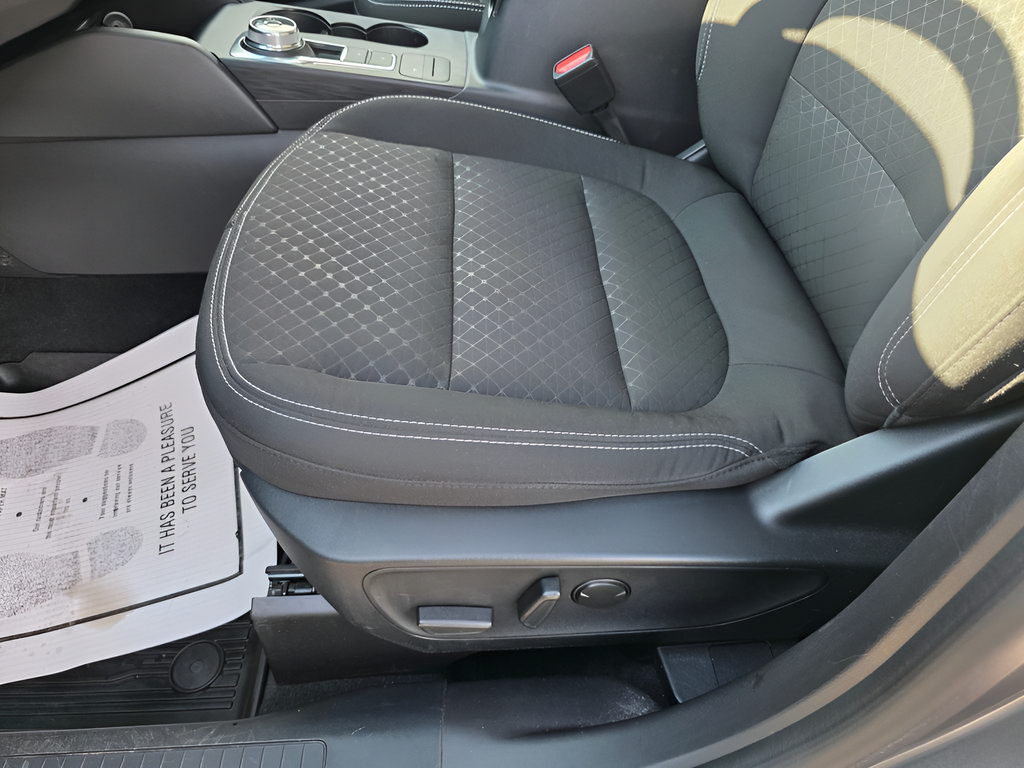 Certified 2024 Ford Escape Active AWD/4WD image 15