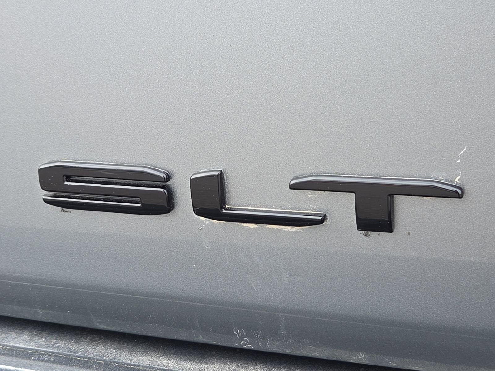 Used 2023 GMC Yukon XL SLT w/ SLT Premium Package image 9