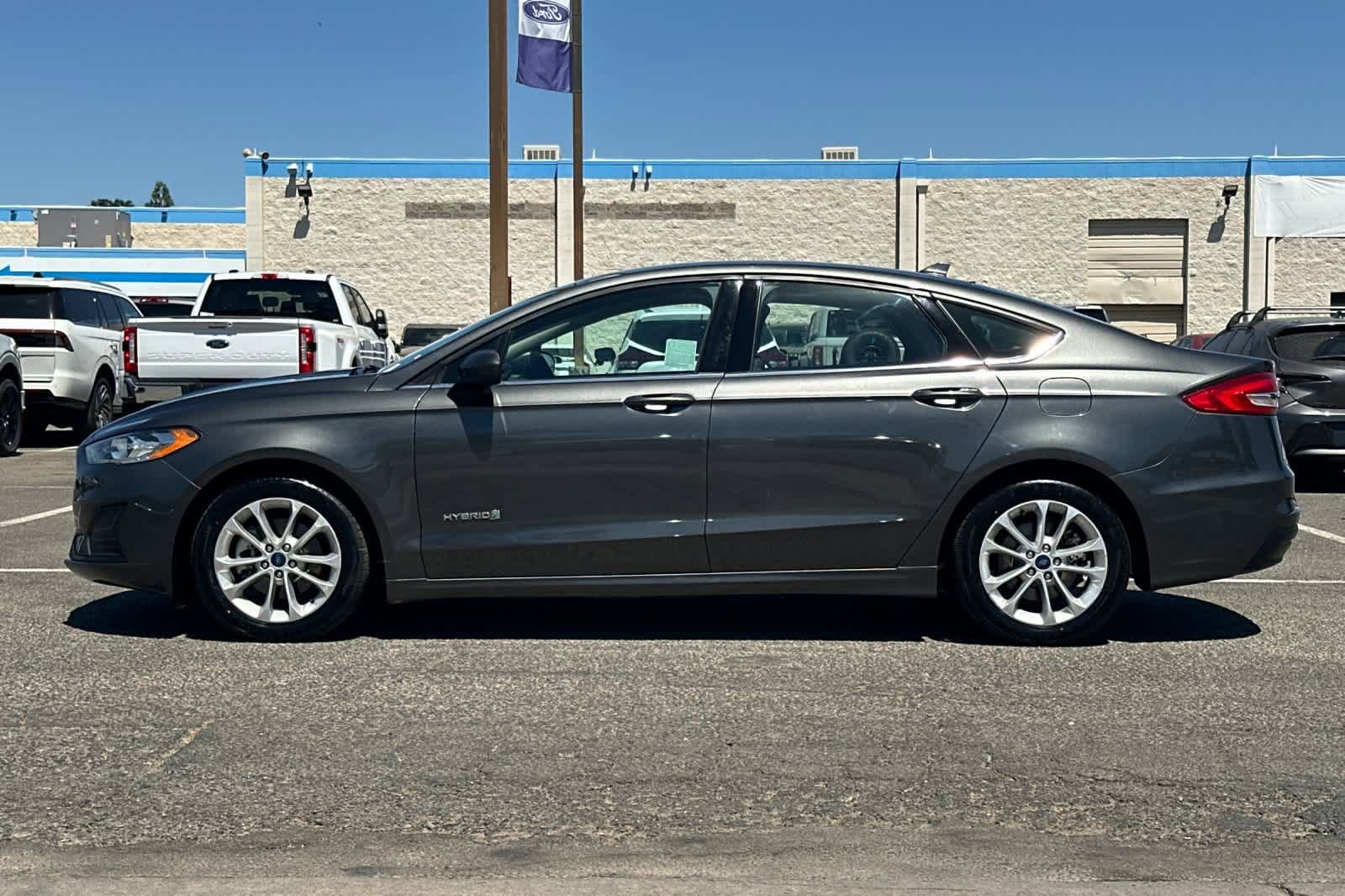 Certified 2019 Ford Fusion SE FWD image 5