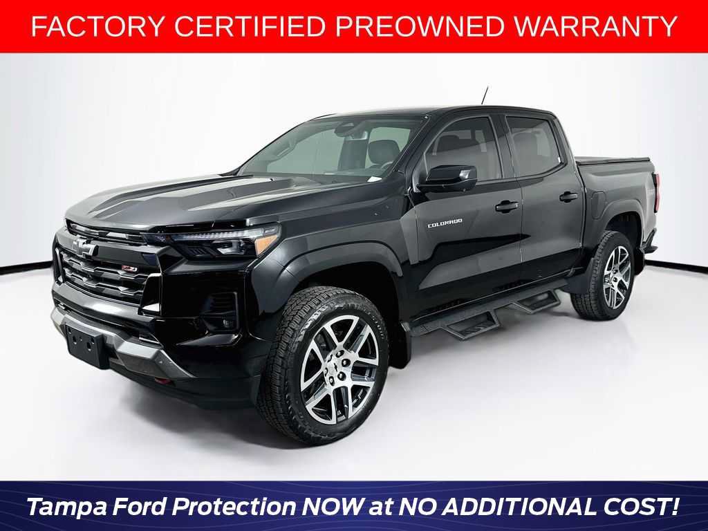 Used 2024 Chevrolet Colorado Z71 w/ Z71 Convenience Package 2