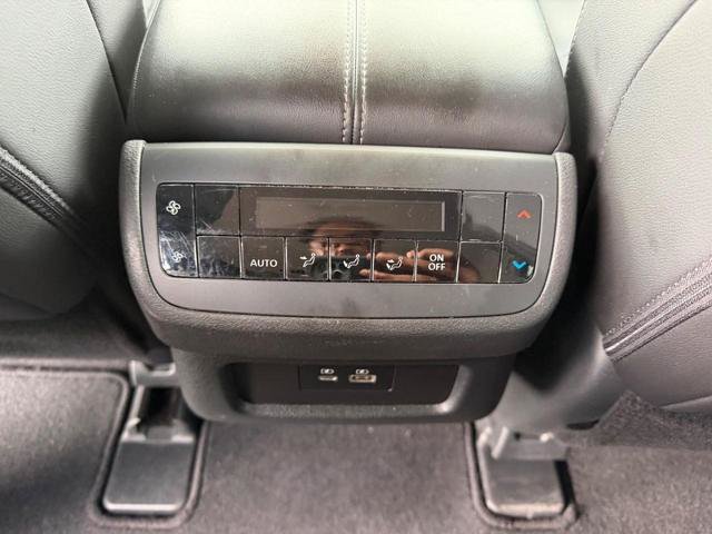 Used 2025 Nissan Pathfinder SL AWD/4WD image 12