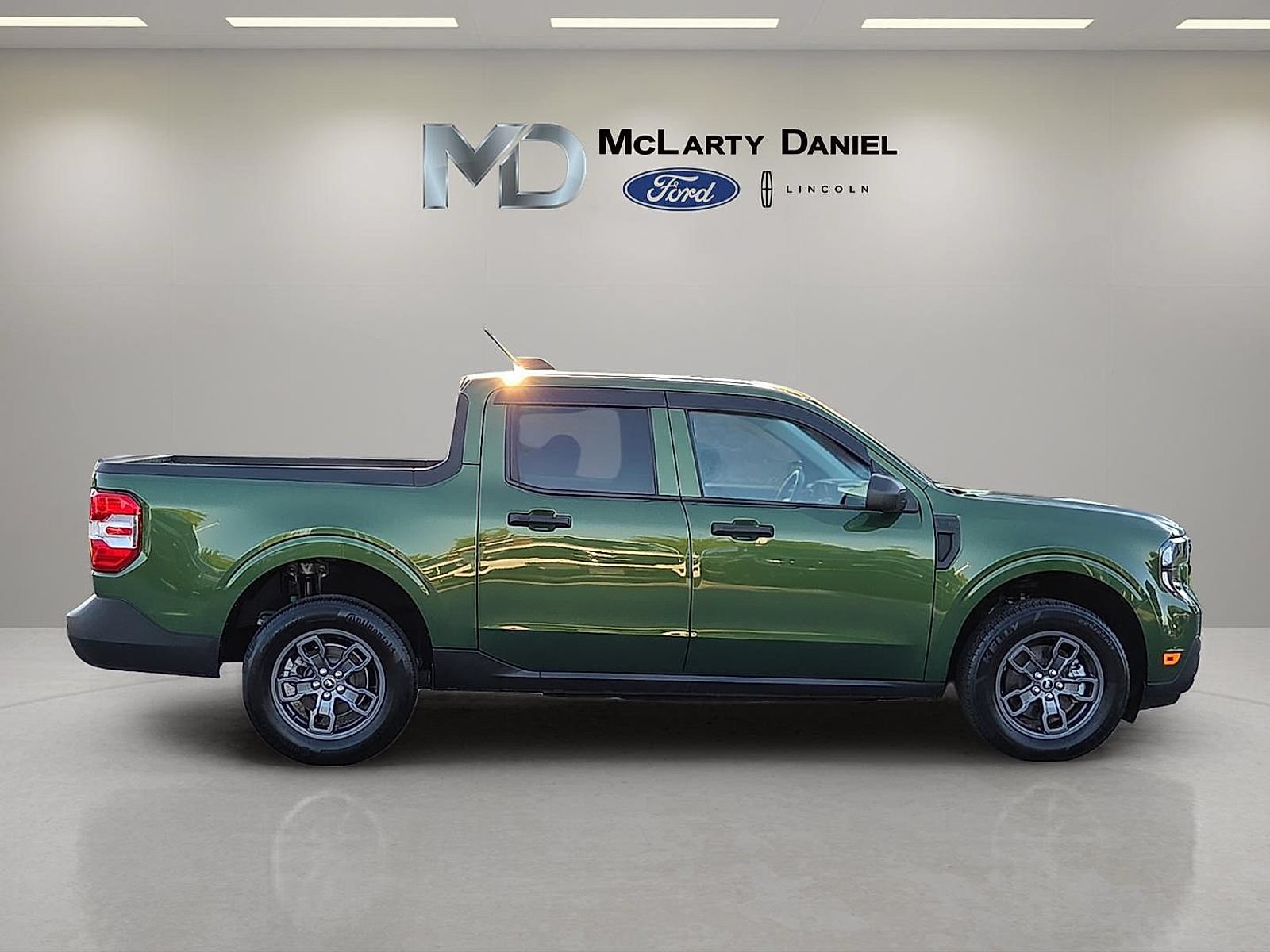 Certified 2025 Ford Maverick XL FWD image 6