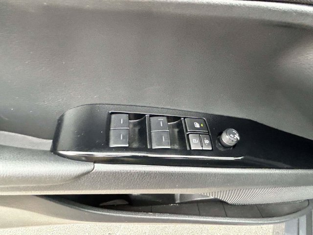 Used 2025 Toyota Camry LE FWD image 21