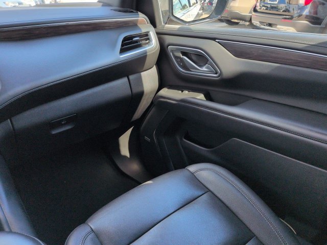 Used 2023 Chevrolet Suburban LT AWD/4WD image 19