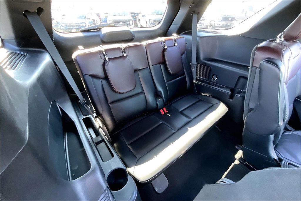 Certified 2020 Ford Explorer Platinum w/ Premium Technology Package image 26