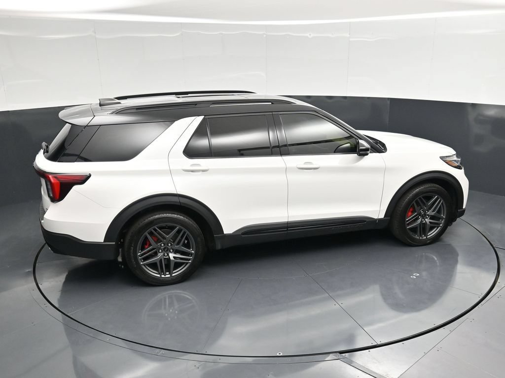 Certified 2025 Ford Explorer ST AWD/4WD image 44