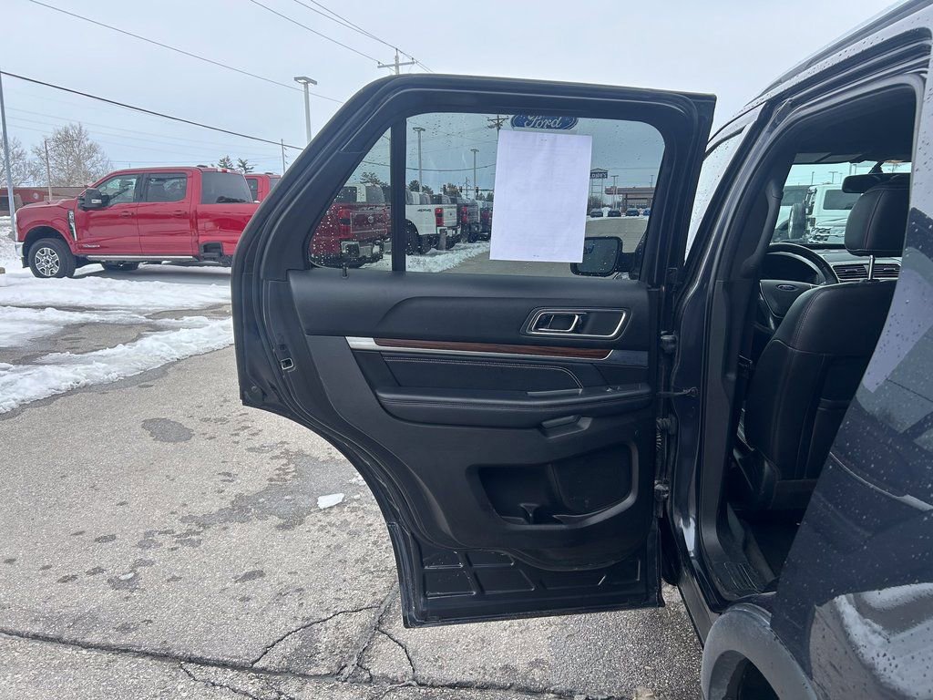 Certified 2017 Ford Explorer Limited image 16
