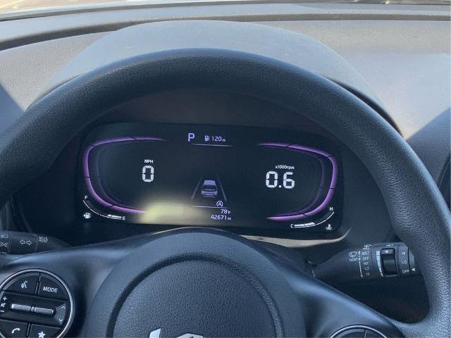 Used 2023 Kia Soul LX w/ Option Group 015 FWD image 17