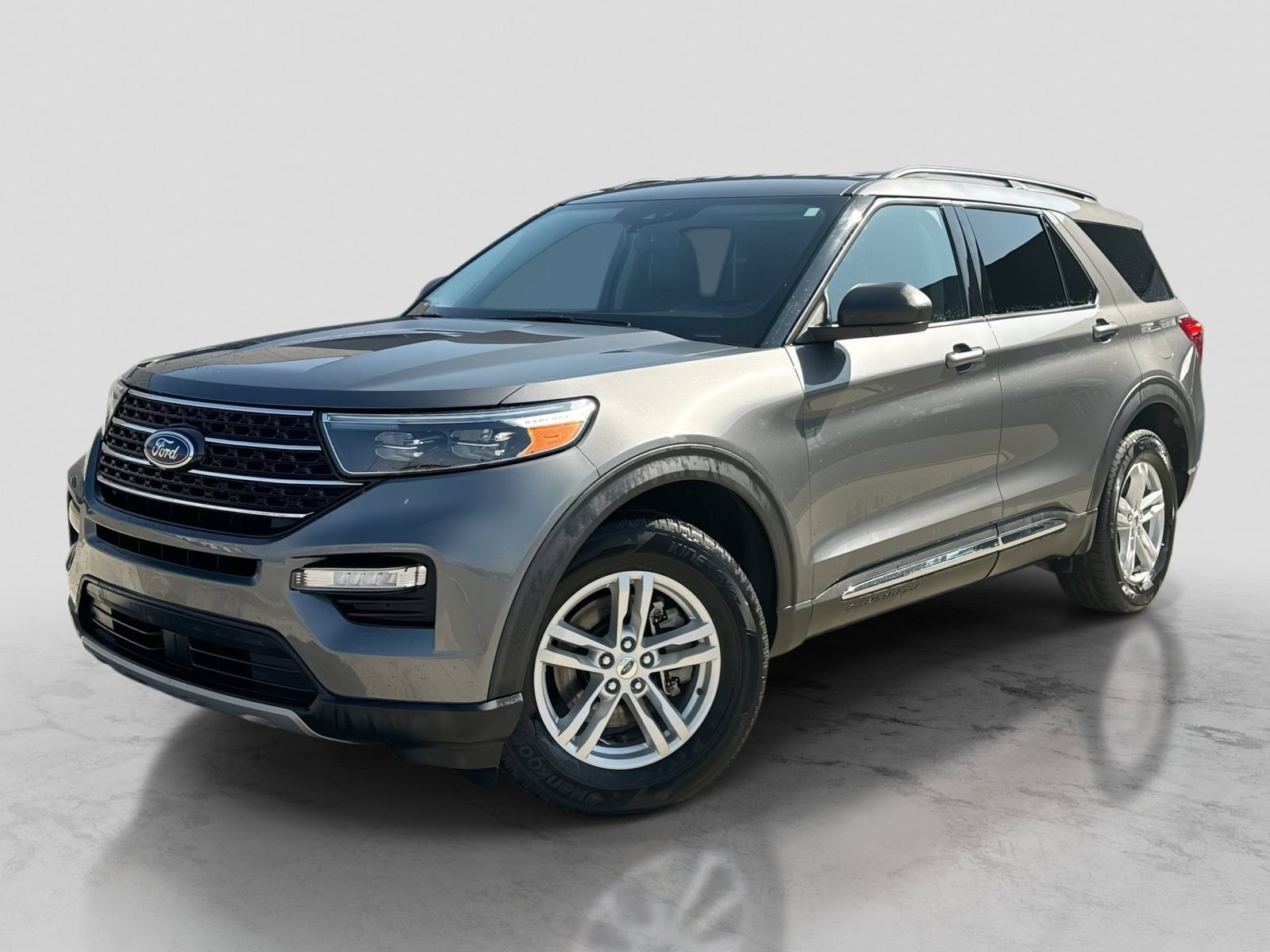 Certified 2024 Ford Explorer XLT w/ Equipment Group 202A