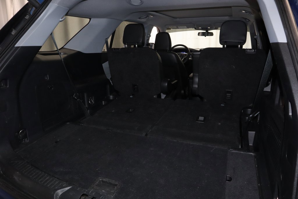 Certified 2022 Ford Explorer XLT w/ Equipment Group 202A image 16