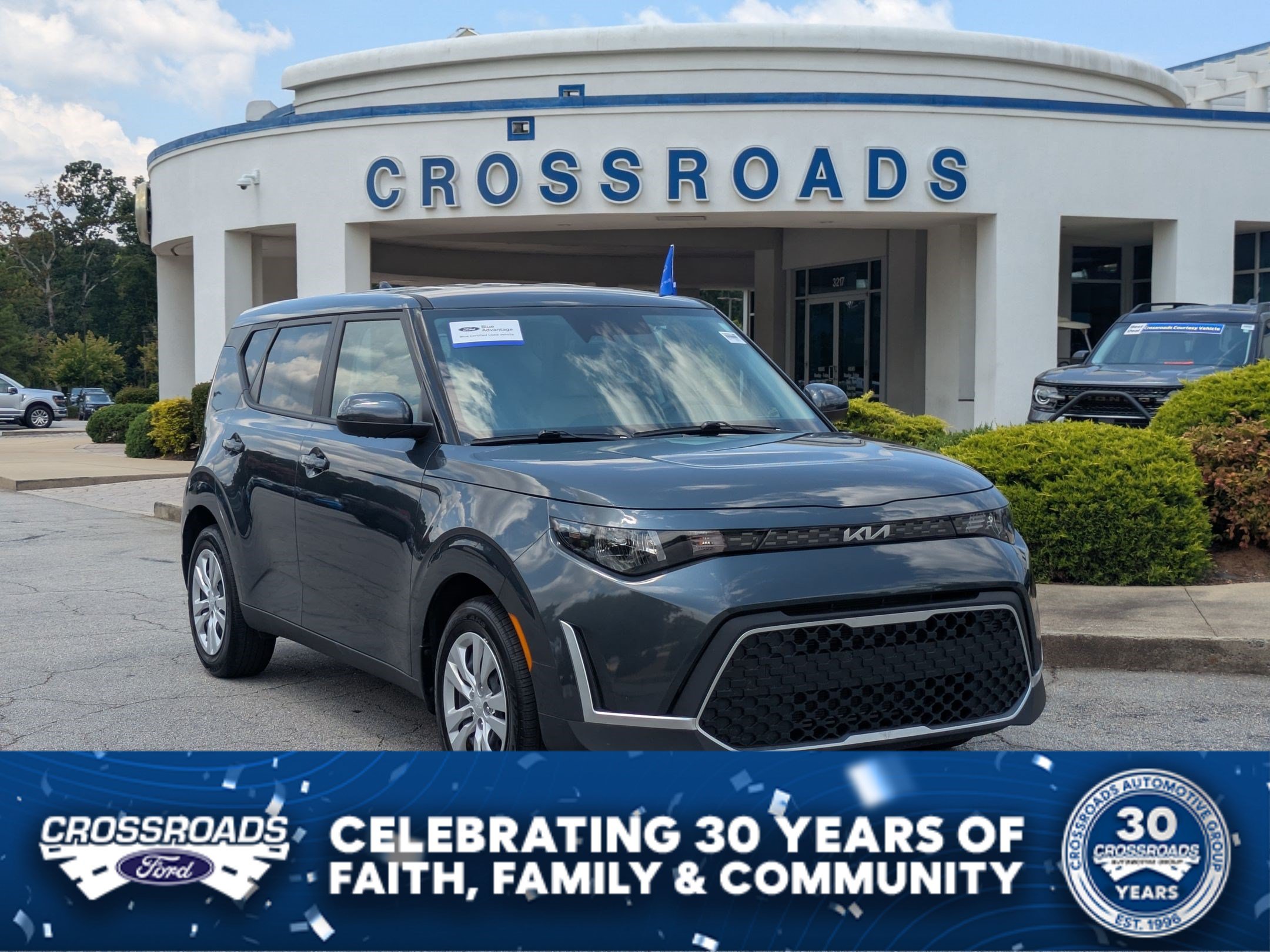 Used 2025 Kia Soul LX FWD image 1