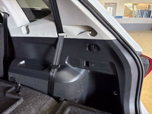 Used 2023 Volkswagen Tiguan SE w/ Panoramic Sunroof Package FWD image 32