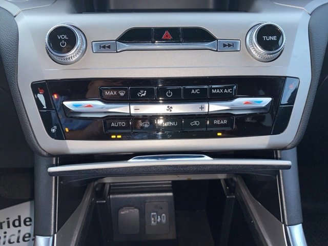 Certified 2022 Ford Explorer XLT w/ Equipment Group 202A image 13