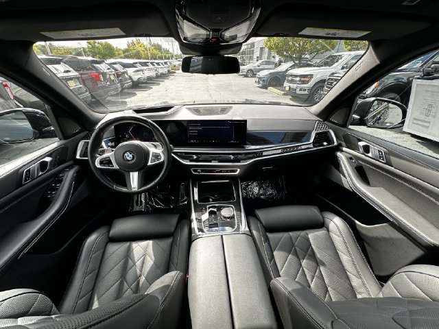 Used 2024 BMW X5 xDrive40i w/ M Sport Package AWD/4WD image 16