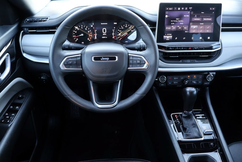 Used 2025 Jeep Compass Limited AWD/4WD image 6