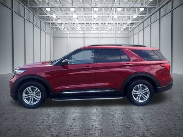 Certified 2022 Ford Explorer XLT w/ Equipment Group 202A AWD/4WD image 3