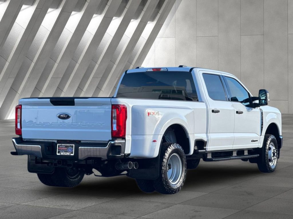 Certified 2024 Ford F350 XLT w/ FX4 Off-Road Package image 5