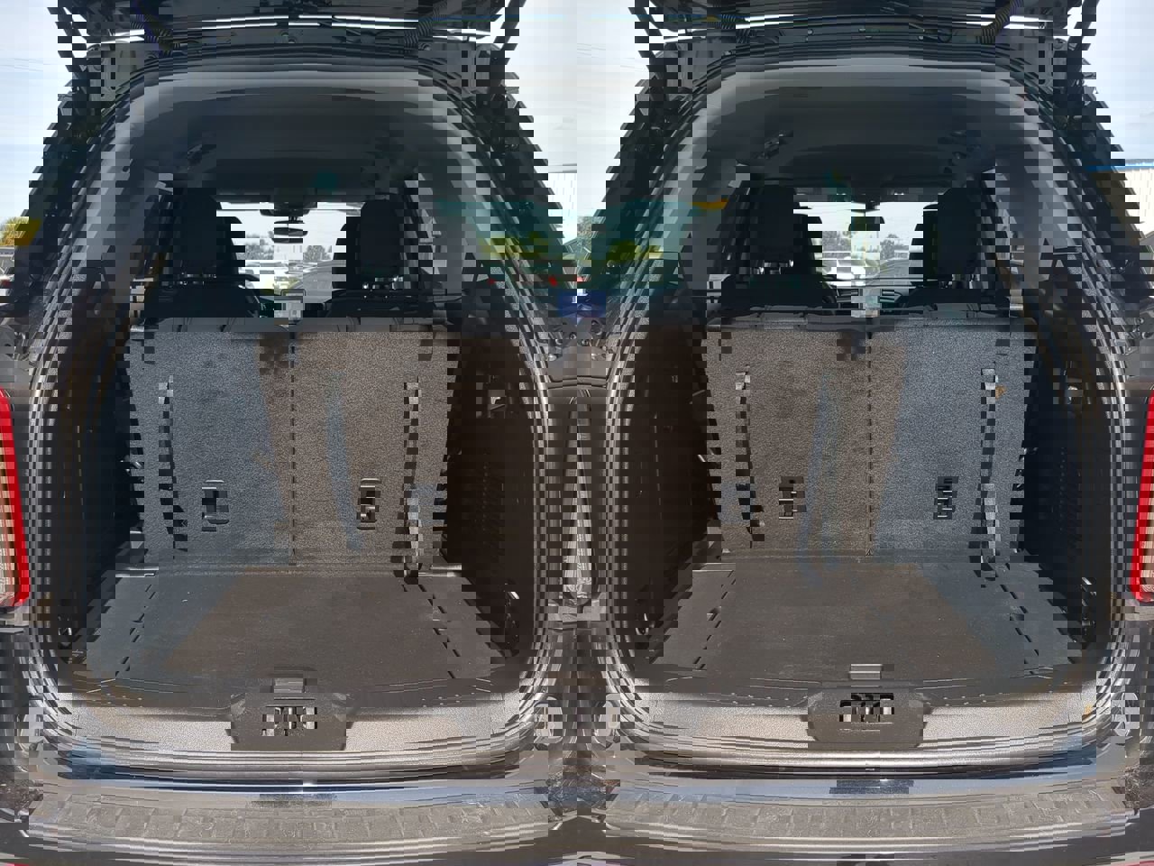 Certified 2024 Ford Explorer XLT image 13