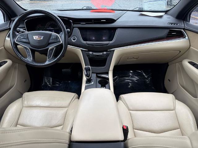 Used 2018 Cadillac XT5 Luxury w/ Driver Awareness Package AWD/4WD image 10