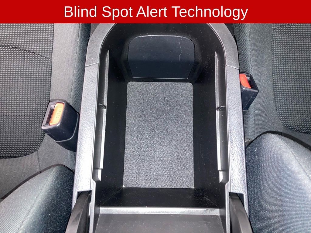 Used 2019 Toyota RAV4 LE w/ Carpet Mat Package image 12