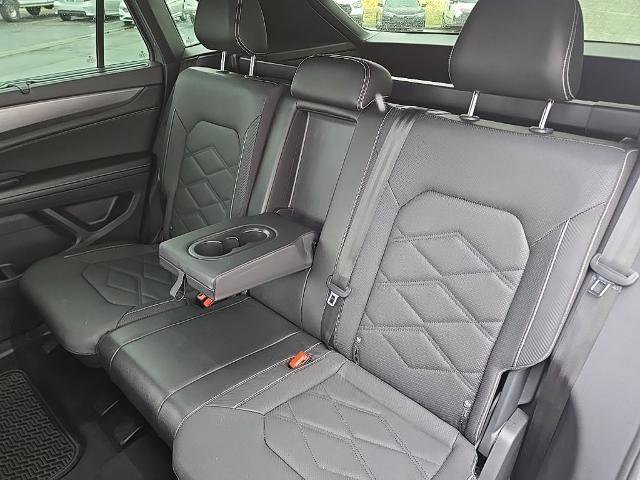 Used 2024 Volkswagen Atlas Cross Sport SE image 38