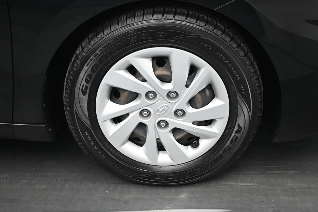 Used 2019 Hyundai Elantra SE w/ Cargo Package FWD image 21