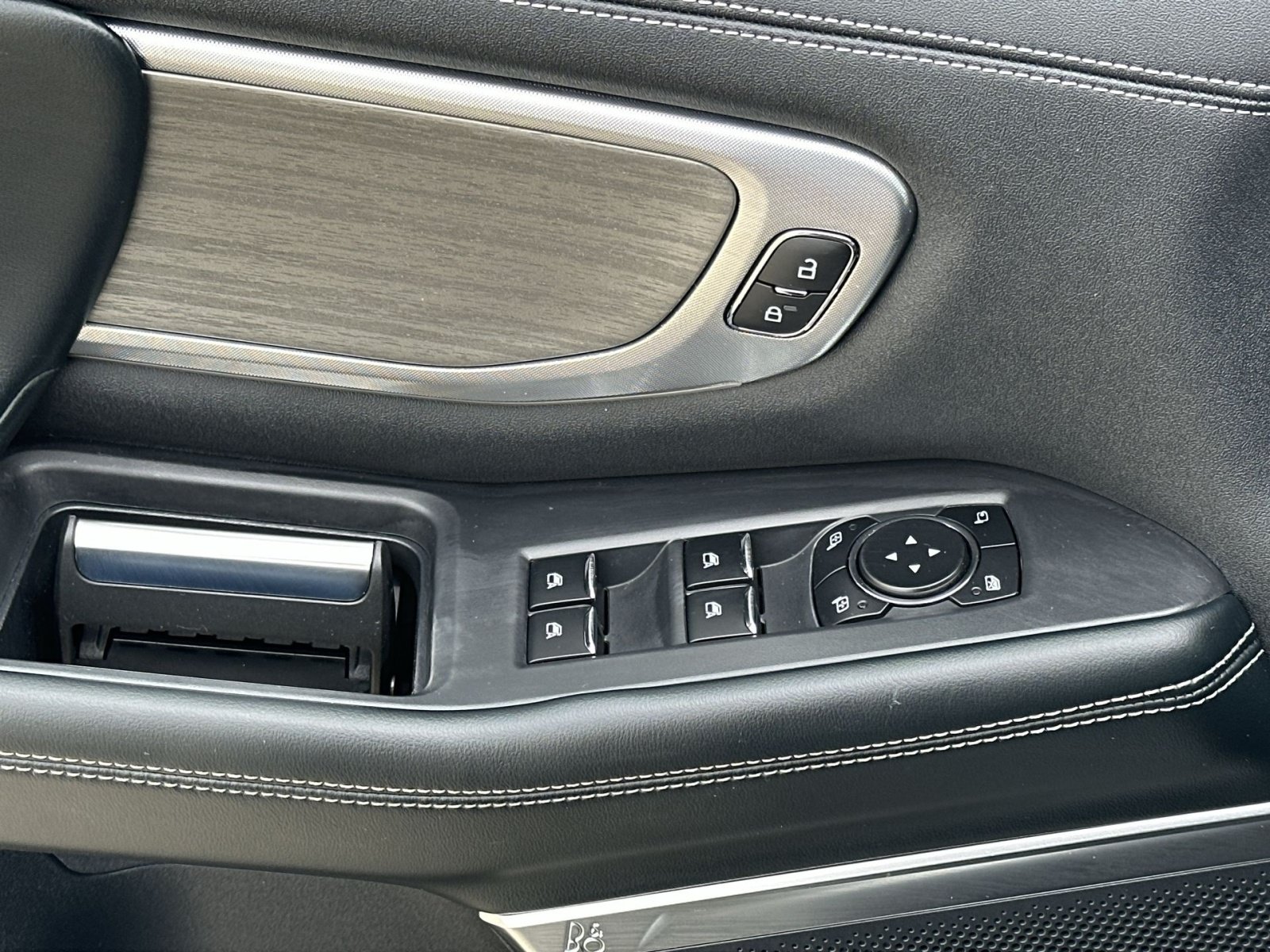 Certified 2025 Ford Expedition Max Platinum AWD/4WD image 23
