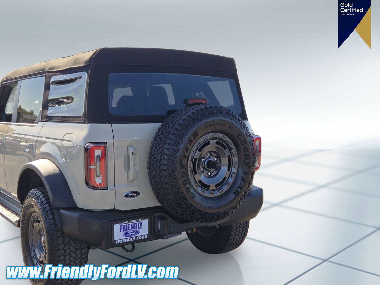 Certified 2025 Ford Bronco Outer Banks w/ Sasquatch Package AWD/4WD image 5