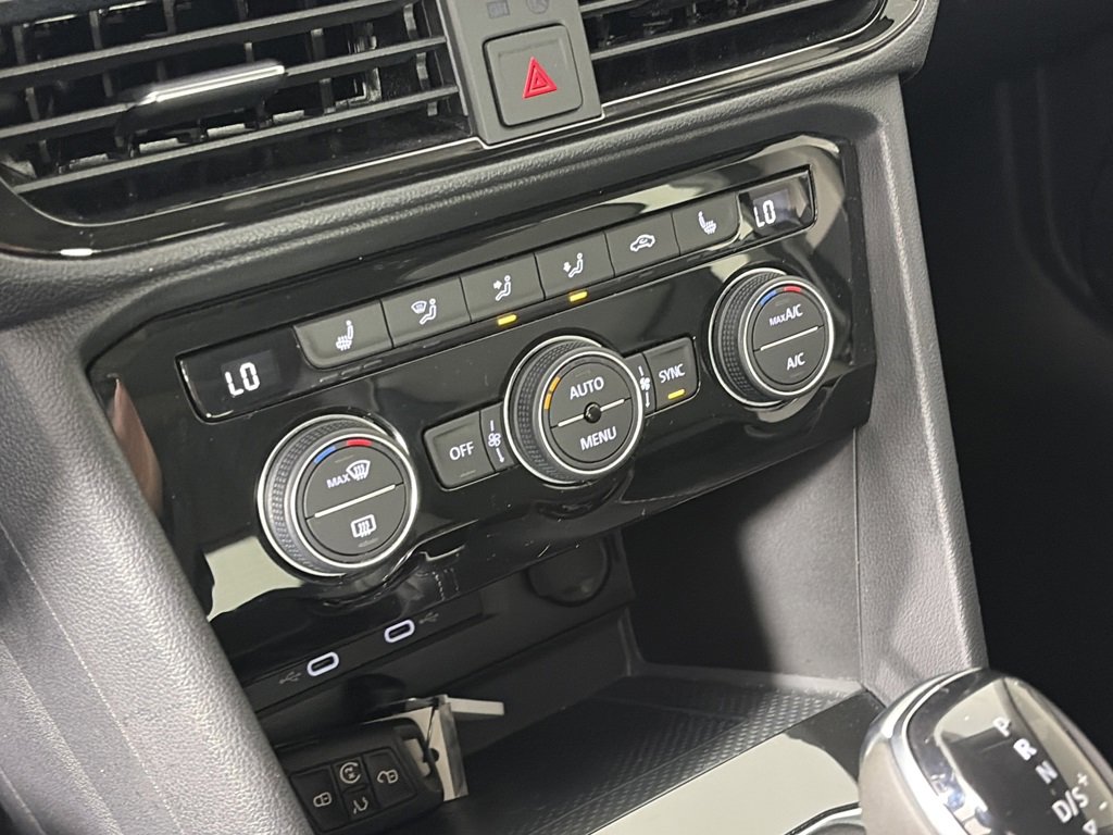 Used 2022 Volkswagen Taos SEL w/ Panoramic Sunroof Package image 21