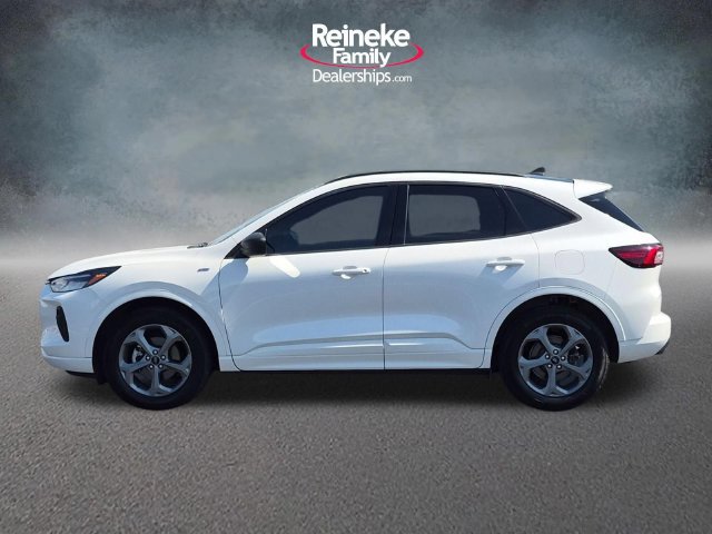 Certified 2024 Ford Escape ST-Line w/ Tech Pack #1 AWD/4WD image 9