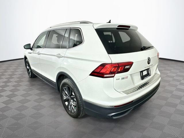 Used 2023 Volkswagen Tiguan SE w/ Panoramic Sunroof Package FWD image 10