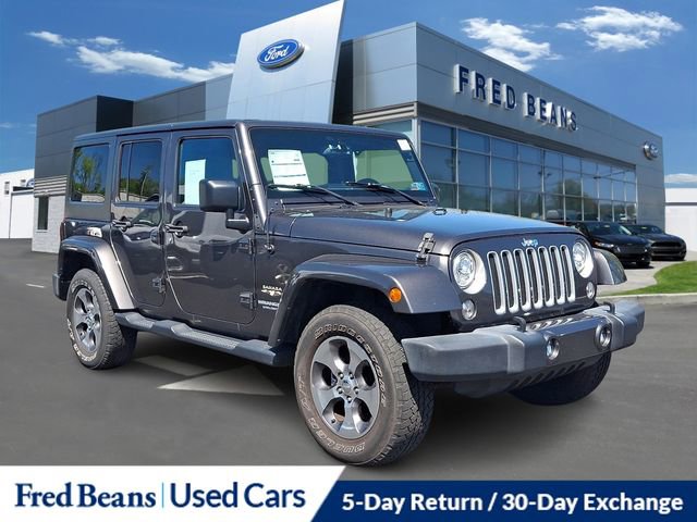 Used 2017 Jeep Wrangler Unlimited Sahara w/ Connectivity Group AWD/4WD image 1