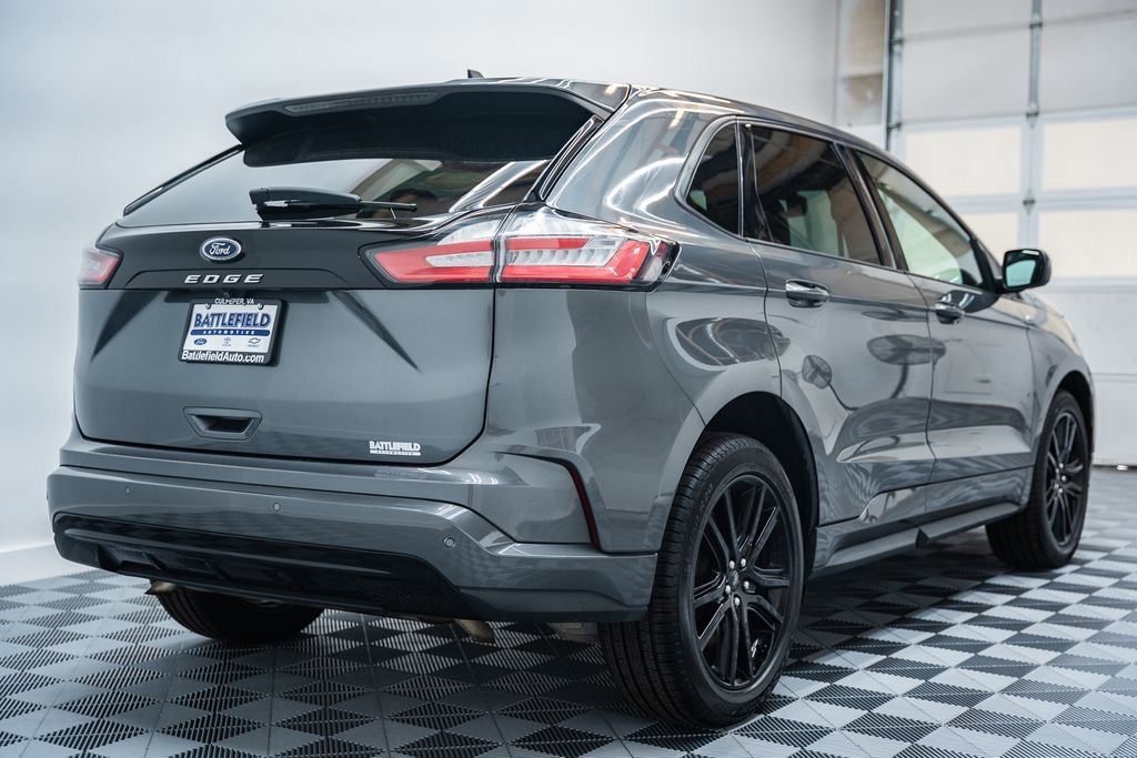Certified 2022 Ford Edge ST-Line AWD/4WD image 3
