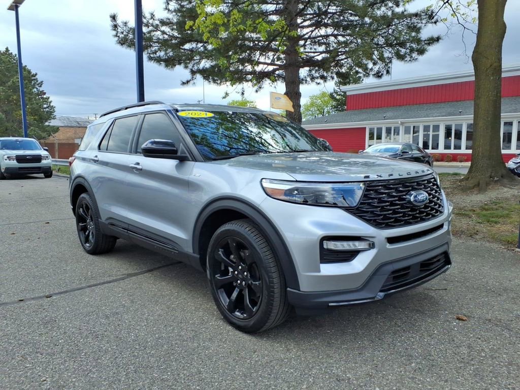 Certified 2024 Ford Explorer ST-Line w/ Class IV Trailer Tow Package AWD/4WD image 4