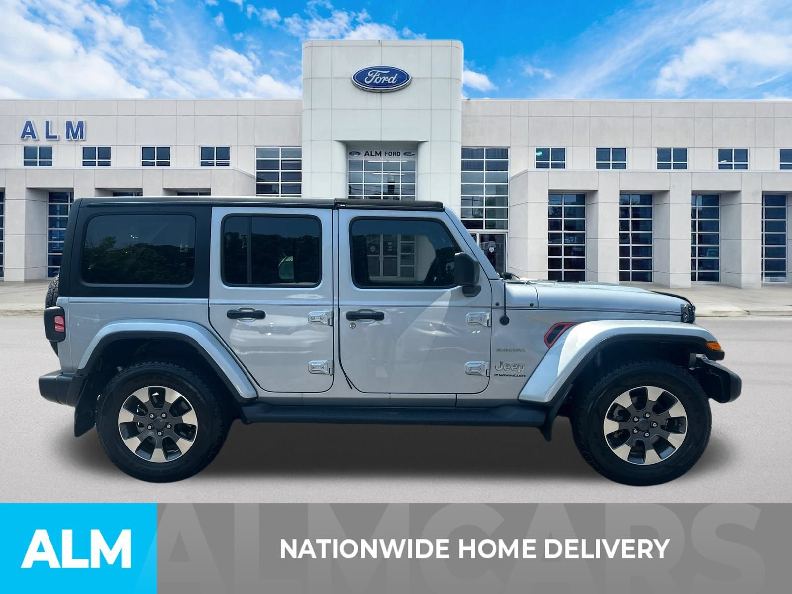 Used 2023 Jeep Wrangler Unlimited Sahara AWD/4WD image 4
