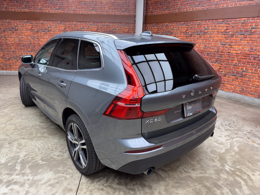 Used 2020 Volvo XC60 T5 Momentum AWD/4WD image 2
