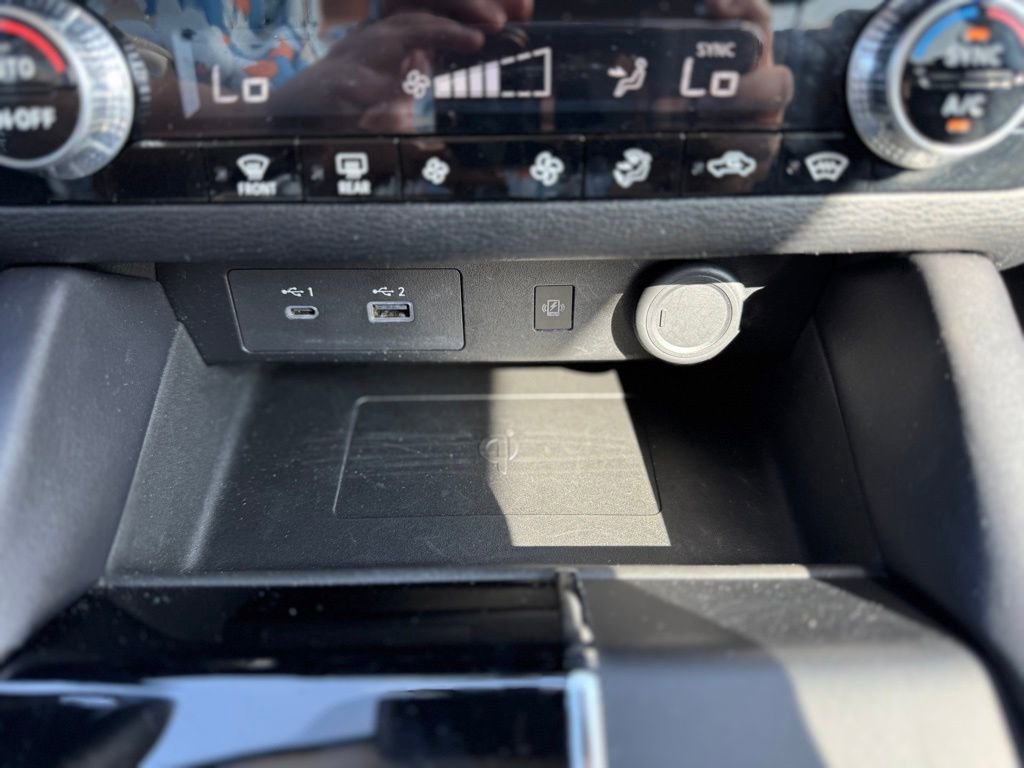 Used 2024 Mitsubishi Outlander SE image 21