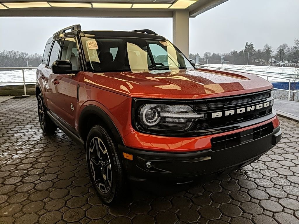 Certified 2024 Ford Bronco Sport Outer Banks w/ Tech Package AWD/4WD image 4
