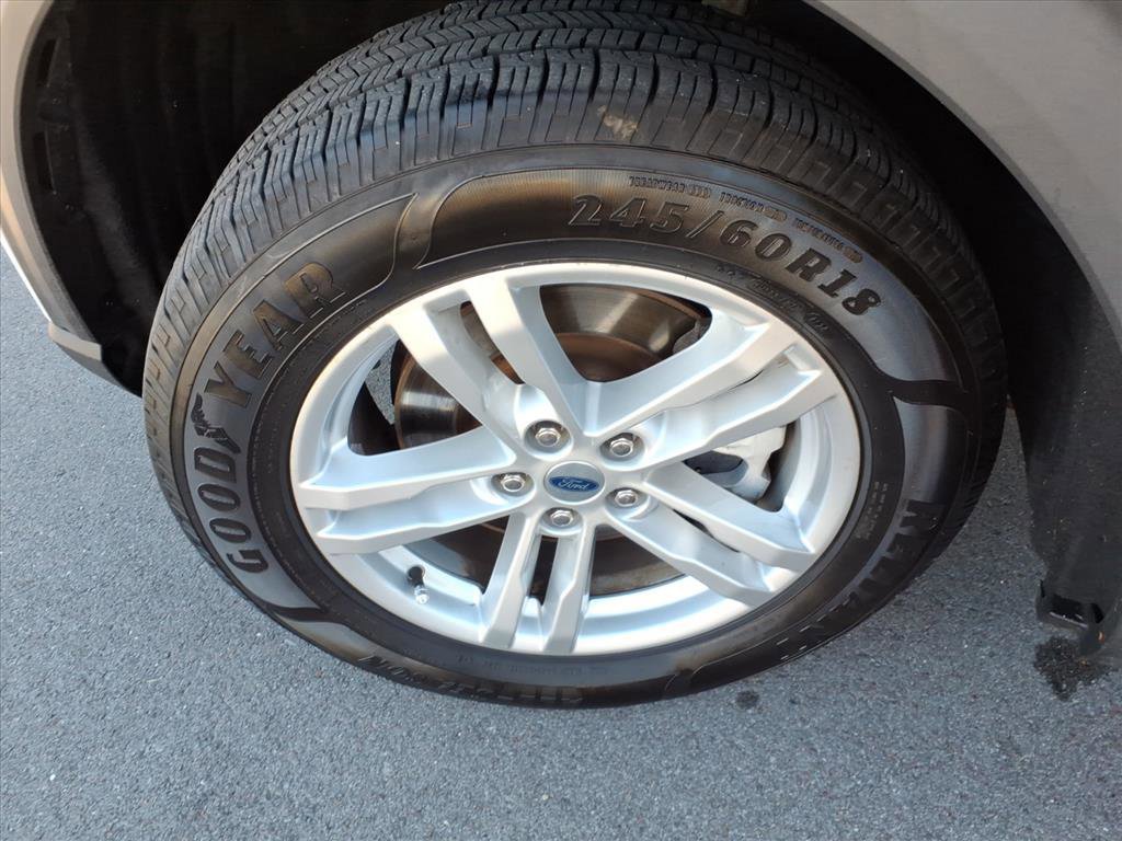 Certified 2020 Ford Explorer XLT w/ Equipment Group 202A image 9