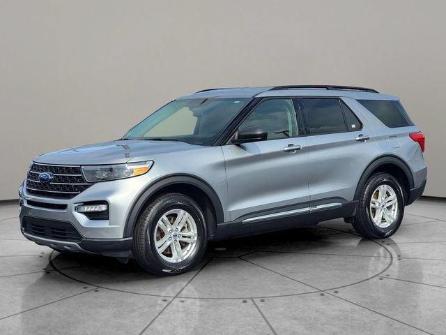 Certified 2023 Ford Explorer XLT w/ Equipment Group 202A AWD/4WD image 3