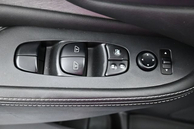 Used 2024 Nissan Murano SV FWD image 13