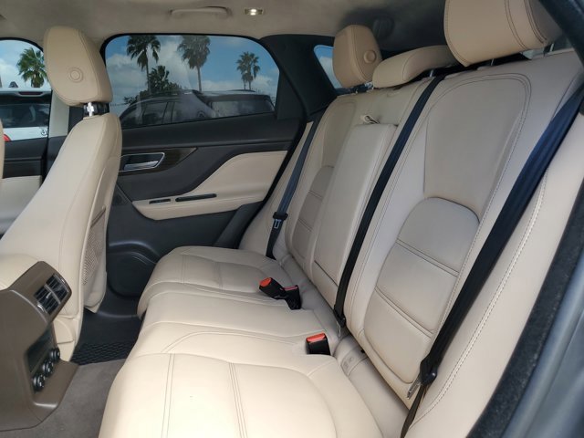 Used 2019 Jaguar F-PACE Prestige image 14