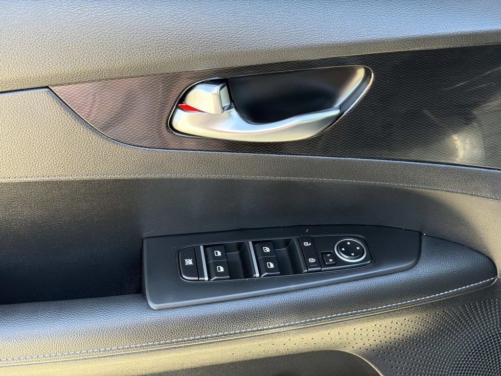Used 2023 Kia Forte GT-Line w/ GT-Line Premium Package FWD image 23
