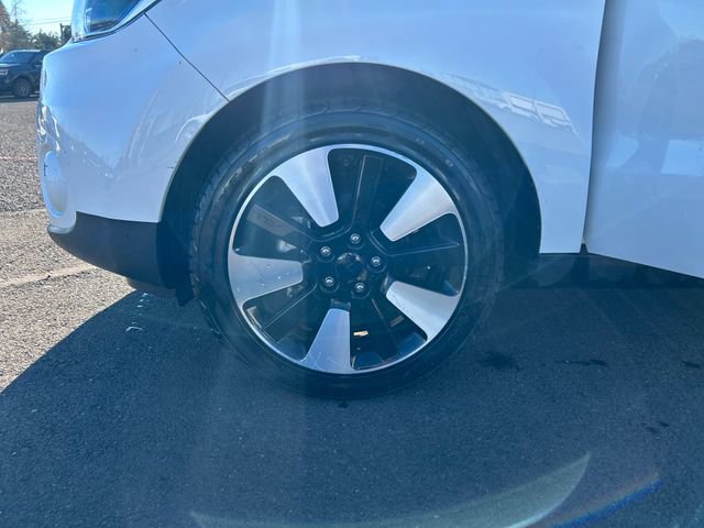 Used 2017 Kia Soul + w/ Designer's Package image 27