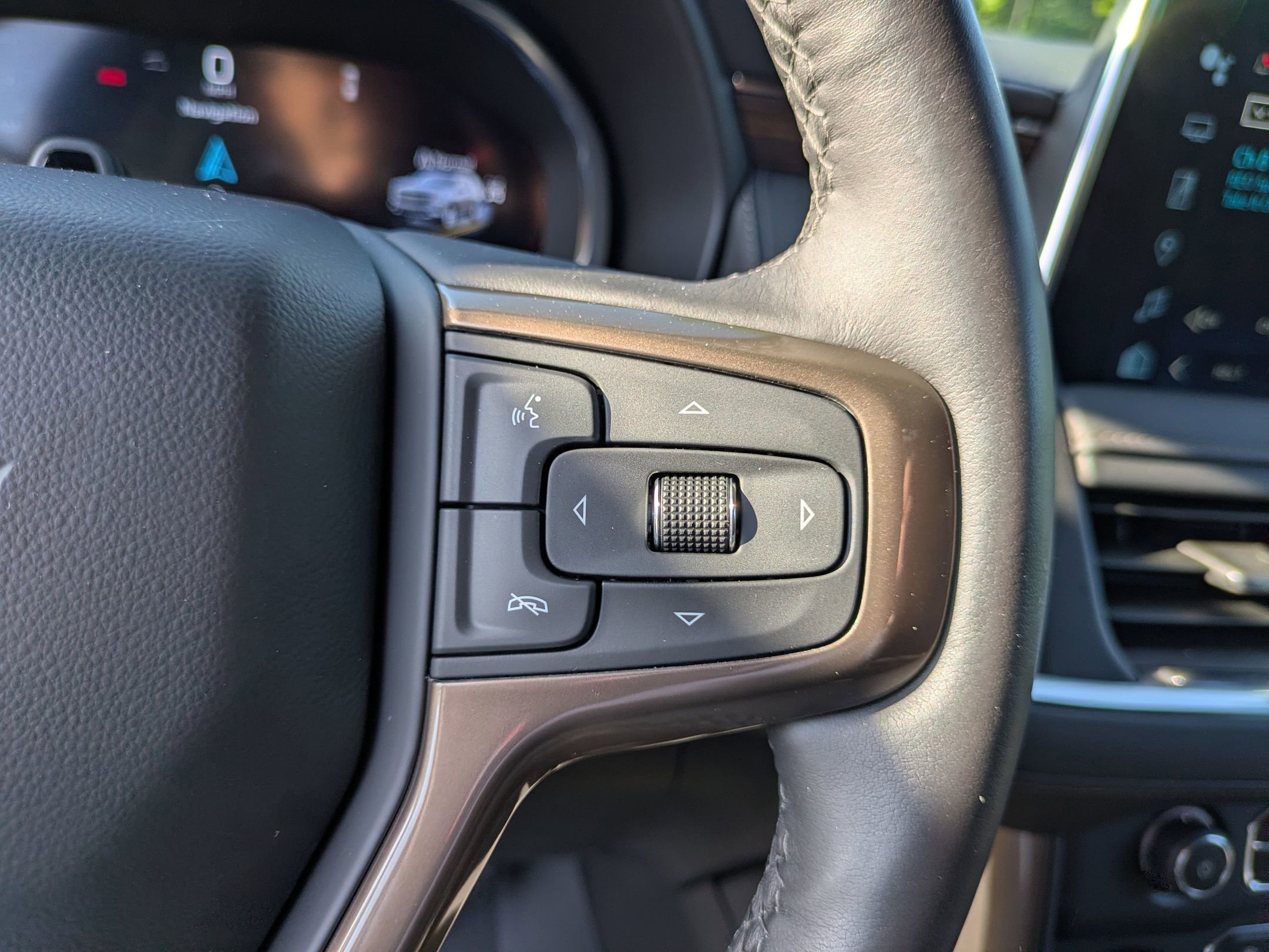 Used 2024 Chevrolet Tahoe High Country w/ Advanced Technology Package AWD/4WD image 20