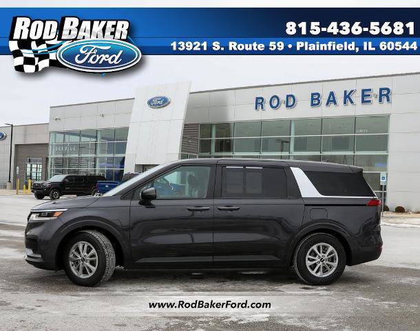 Used 2024 Kia Carnival LX image 2