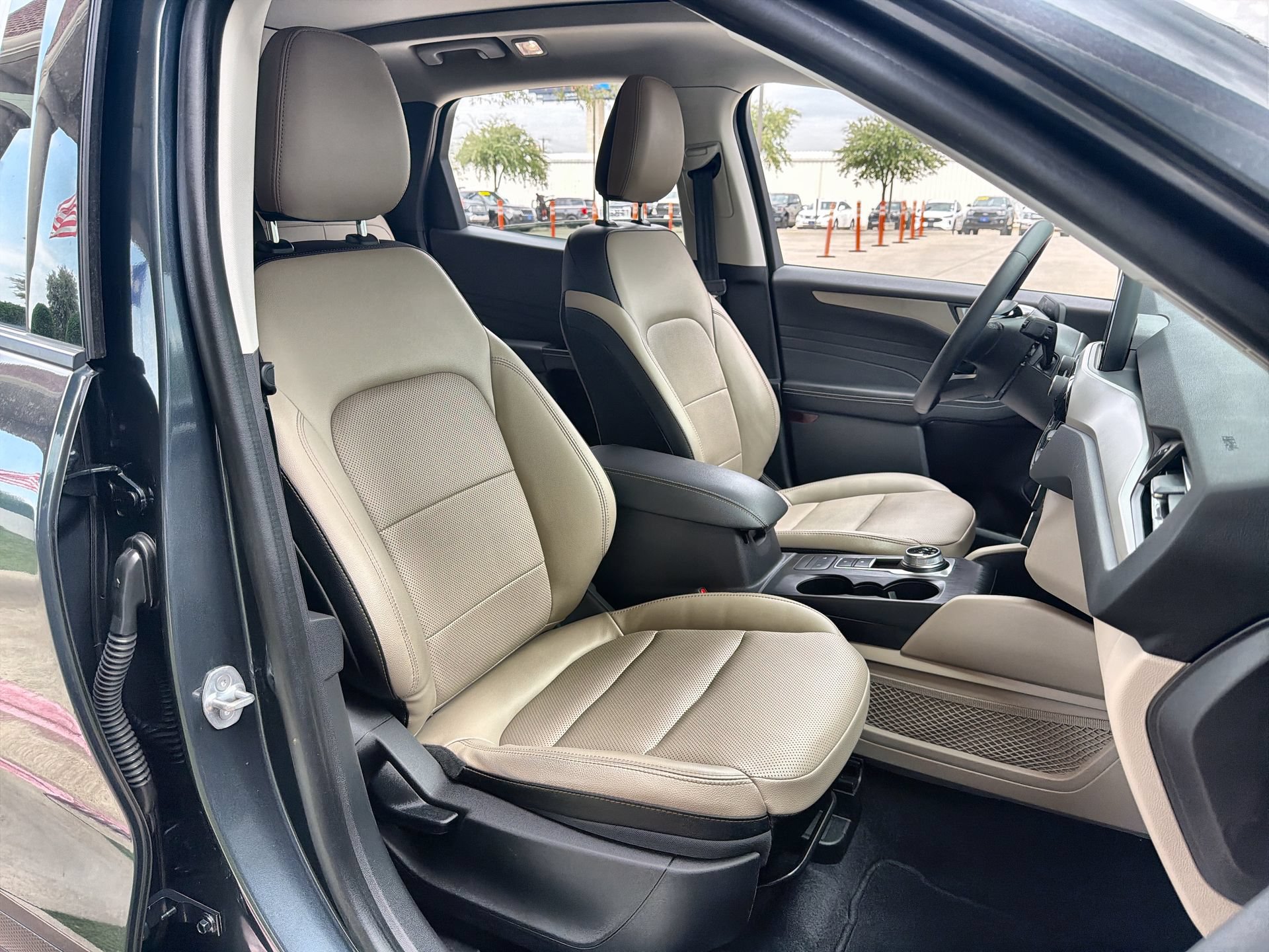 Certified 2022 Ford Escape SEL FWD image 25