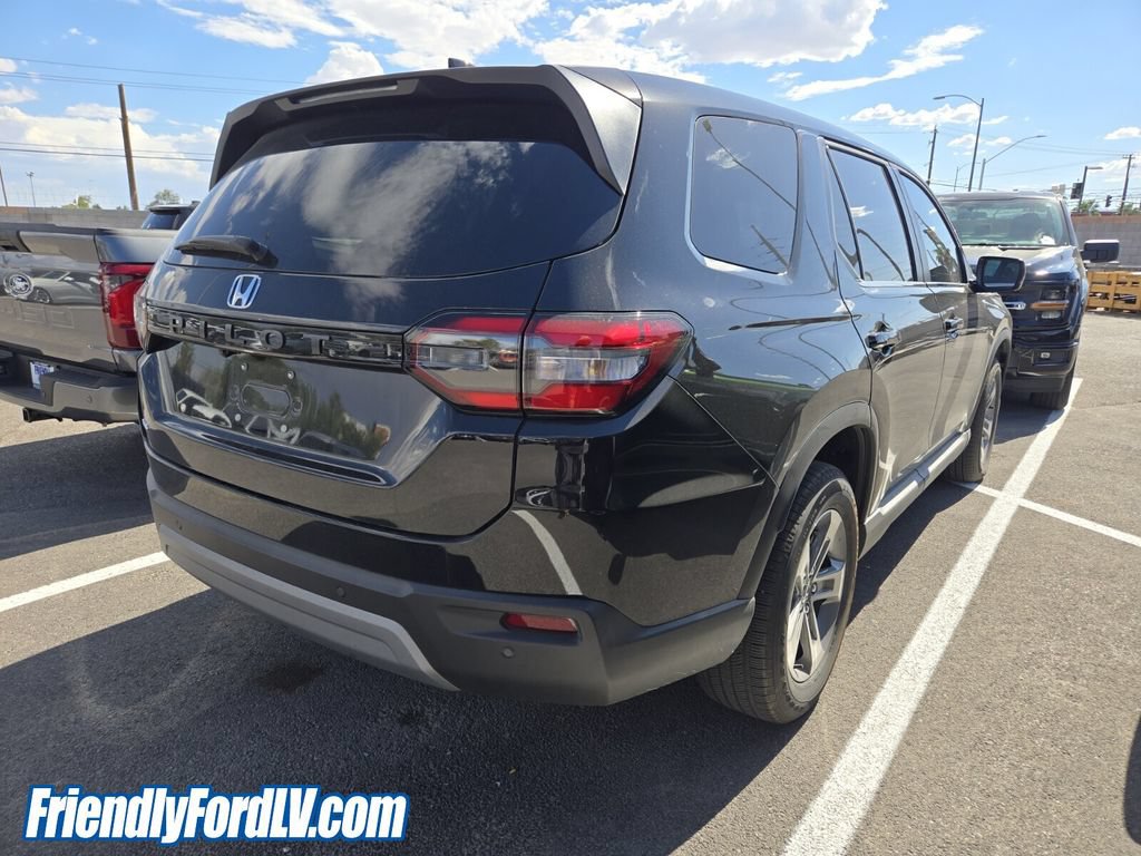 Used 2025 Honda Pilot EX-L image 4