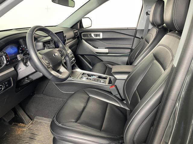 Certified 2023 Ford Explorer XLT w/ Equipment Group 202A AWD/4WD image 2